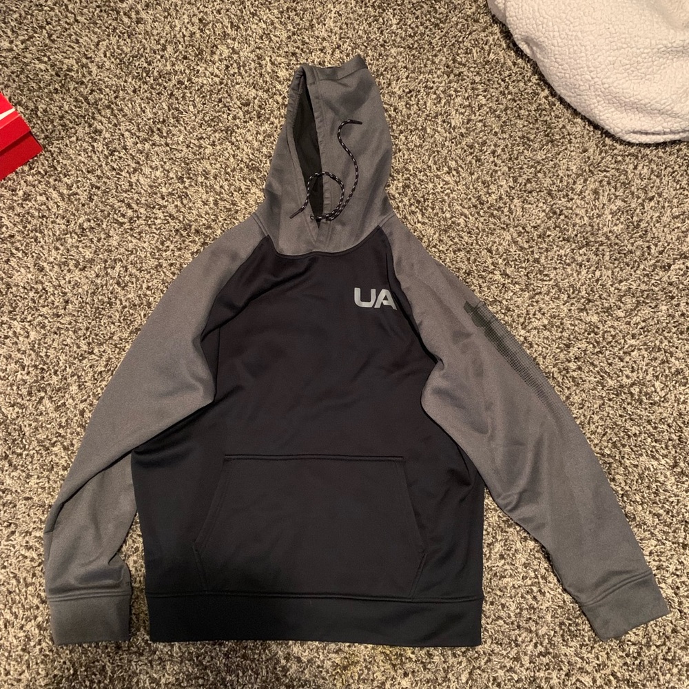 Under Armour sweatshirt